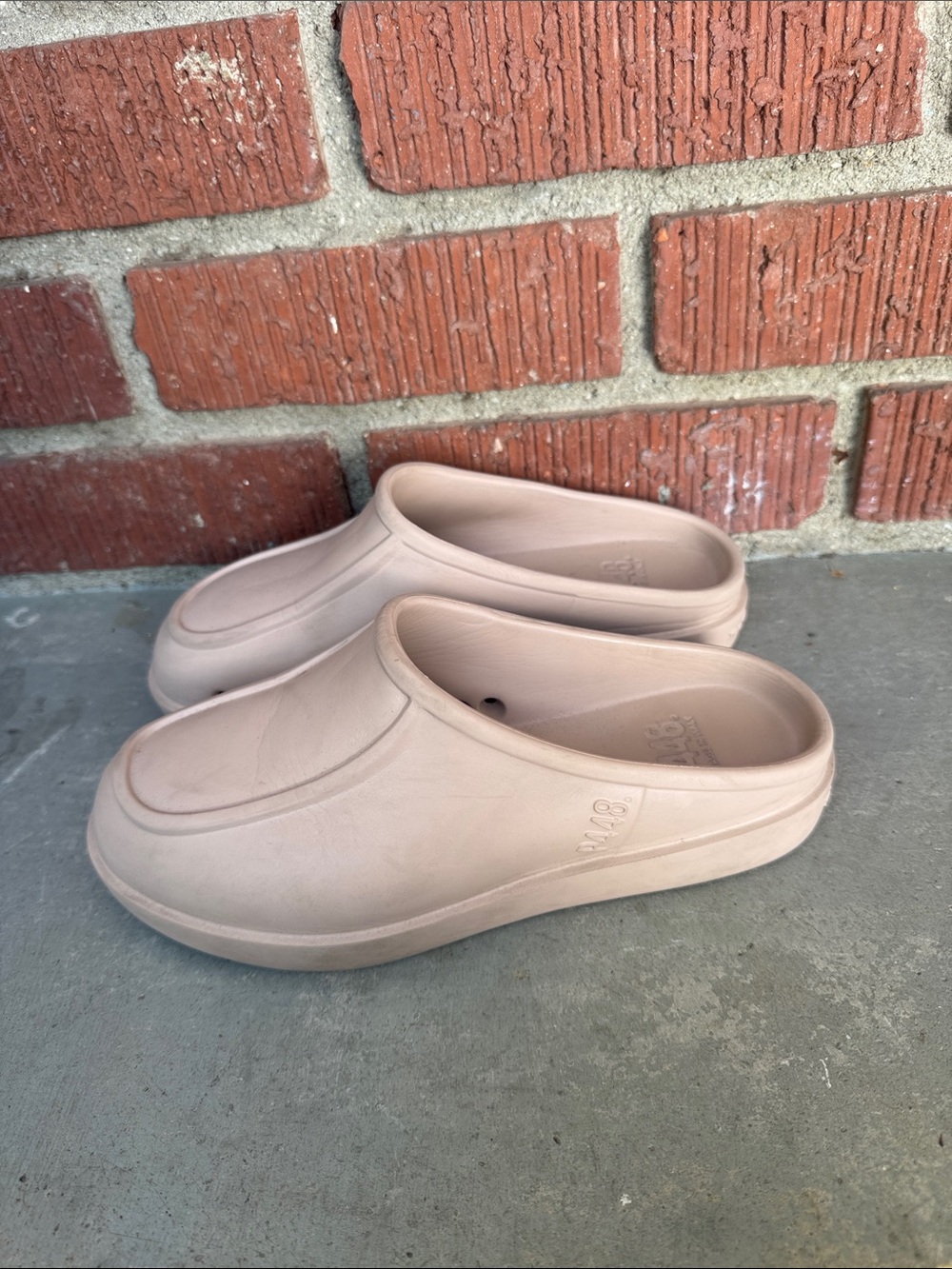 P448 Flo Rubber Mules